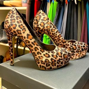 Leopard 🐆 print platform heels!
